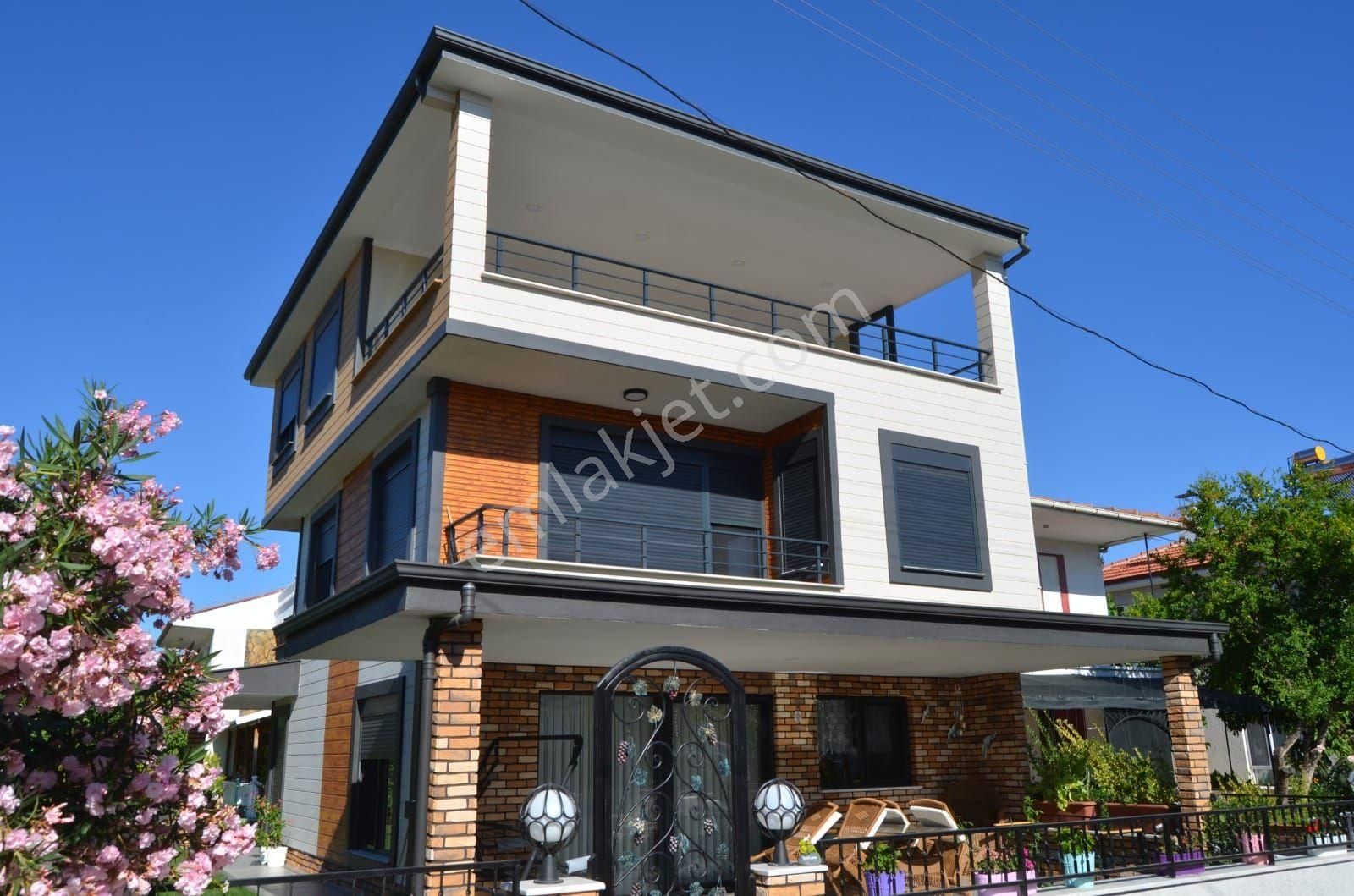 Yetkili'si Pera Dan Güre De Denize 30 M.bahçeli 4+1 Müstakil Villa - Görsel 6