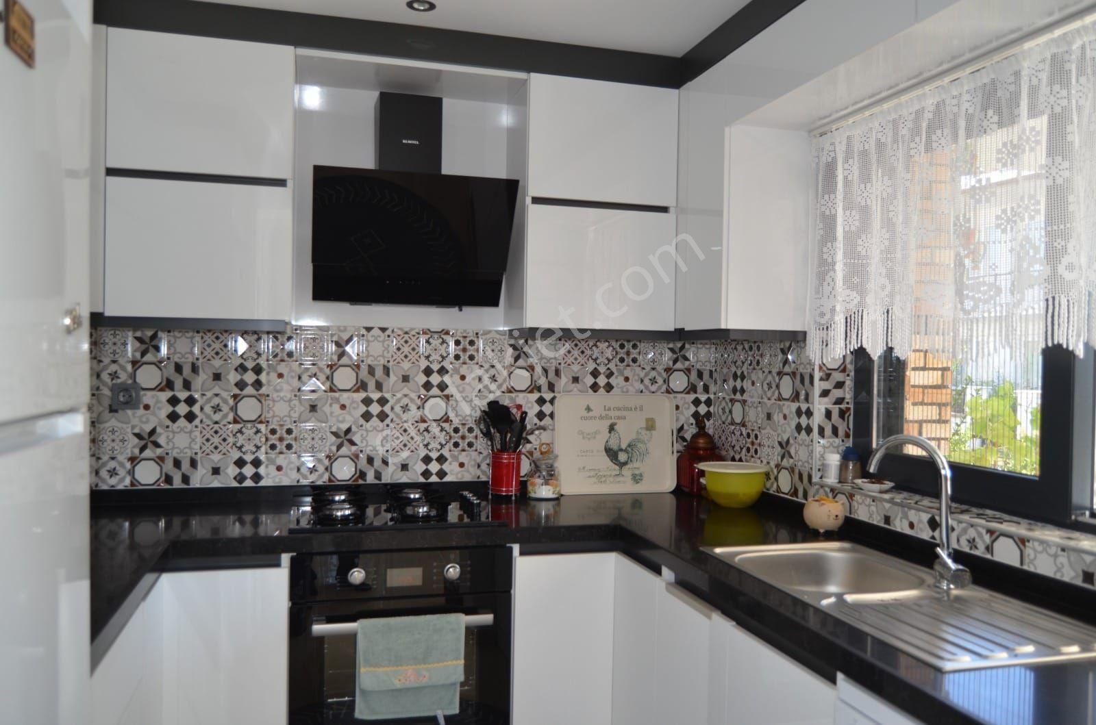 Yetkili'si Pera Dan Güre De Denize 30 M.bahçeli 4+1 Müstakil Villa - Görsel 8