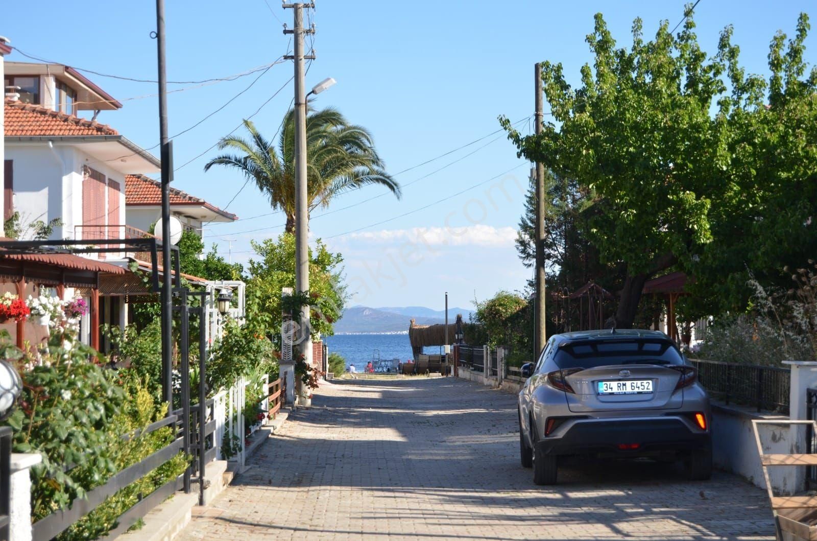 Yetkili'si Pera Dan Güre De Denize 30 M.bahçeli 4+1 Müstakil Villa - Görsel 2