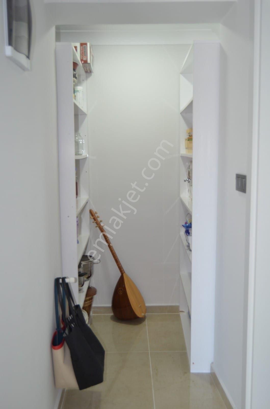 Yetkili'si Pera Dan Güre De Denize 30 M.bahçeli 4+1 Müstakil Villa - Görsel 12