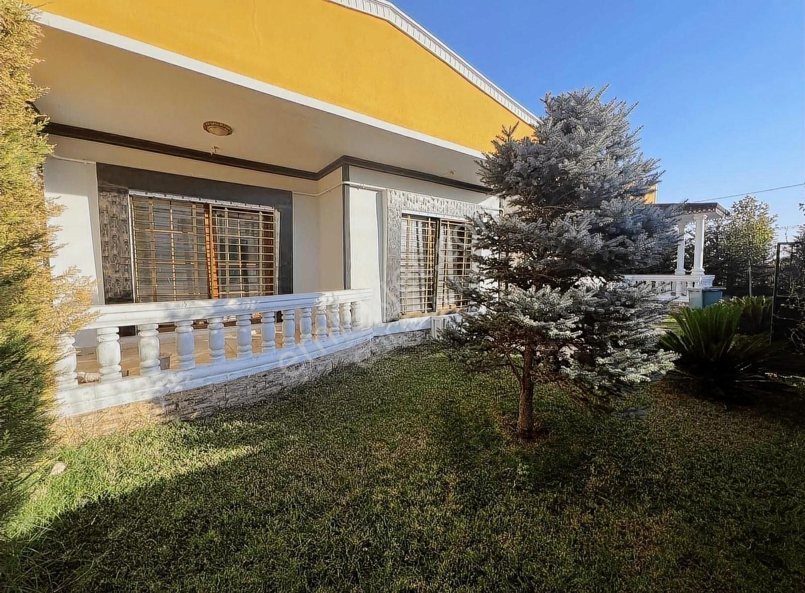 Kızıltepe Yenikent Satılık Villa Gül Emlaktan Satılık Tek Katlı Villa.