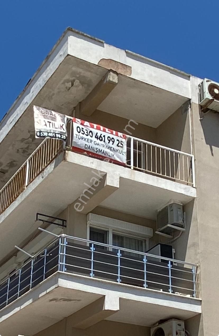 Türker Gayrimenkul Güzelbahçe'de Satılık 3+1 Deniz Yakını Daire.