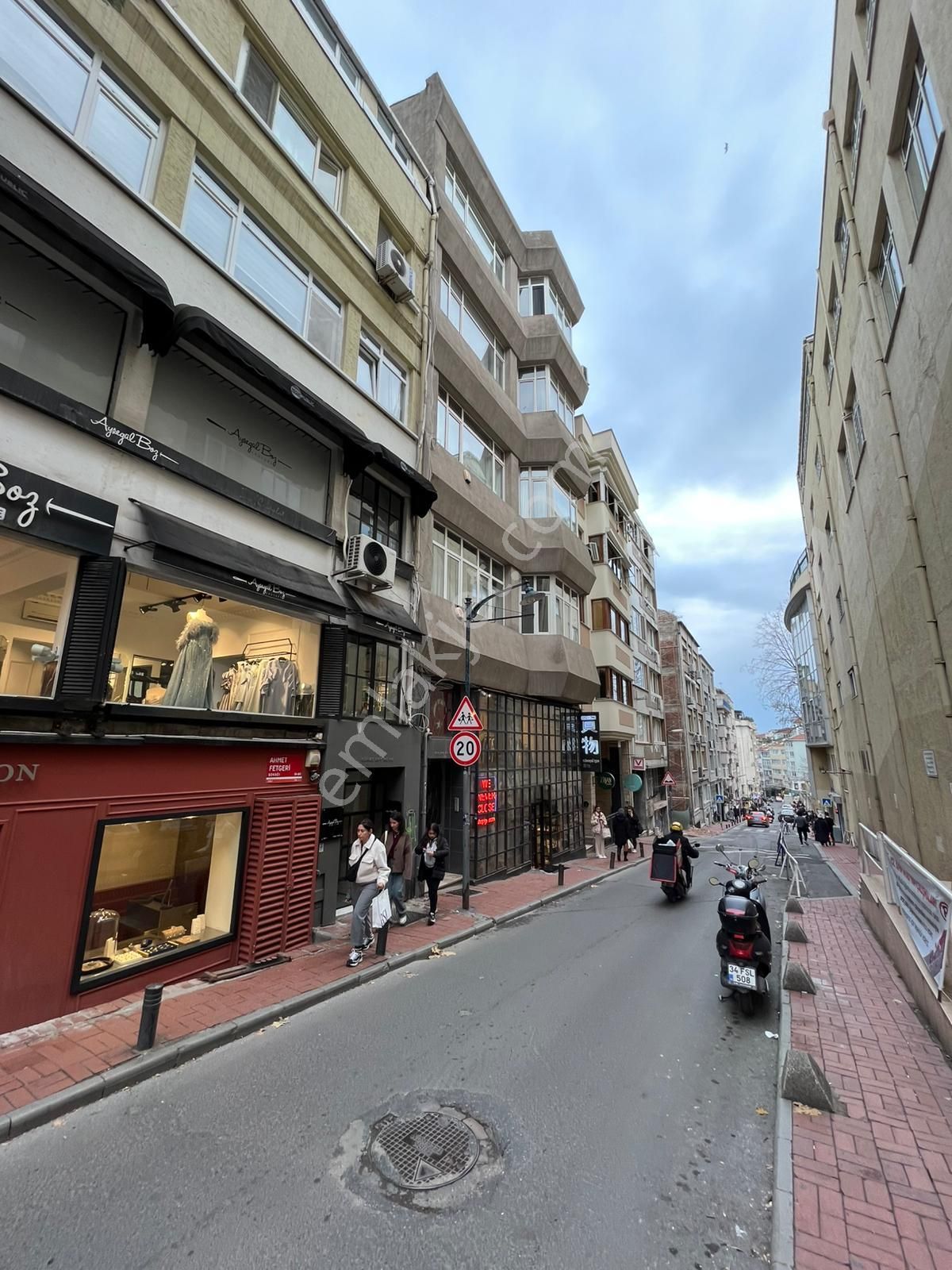 Şişli Teşvikiye Kiralık Daire Teşvikiye'de Asansörlü Konut Ve İşyerine Emsalsiz Konumda 4+1