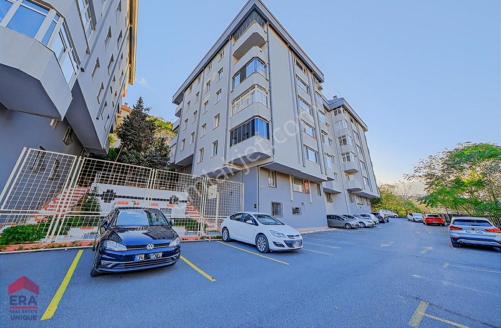 Sarıyer Darüşşafaka Satılık Daire Sarıyer Darüşşafaka Orkinos Sitesi'nde Otoparklı 3+1 Daire