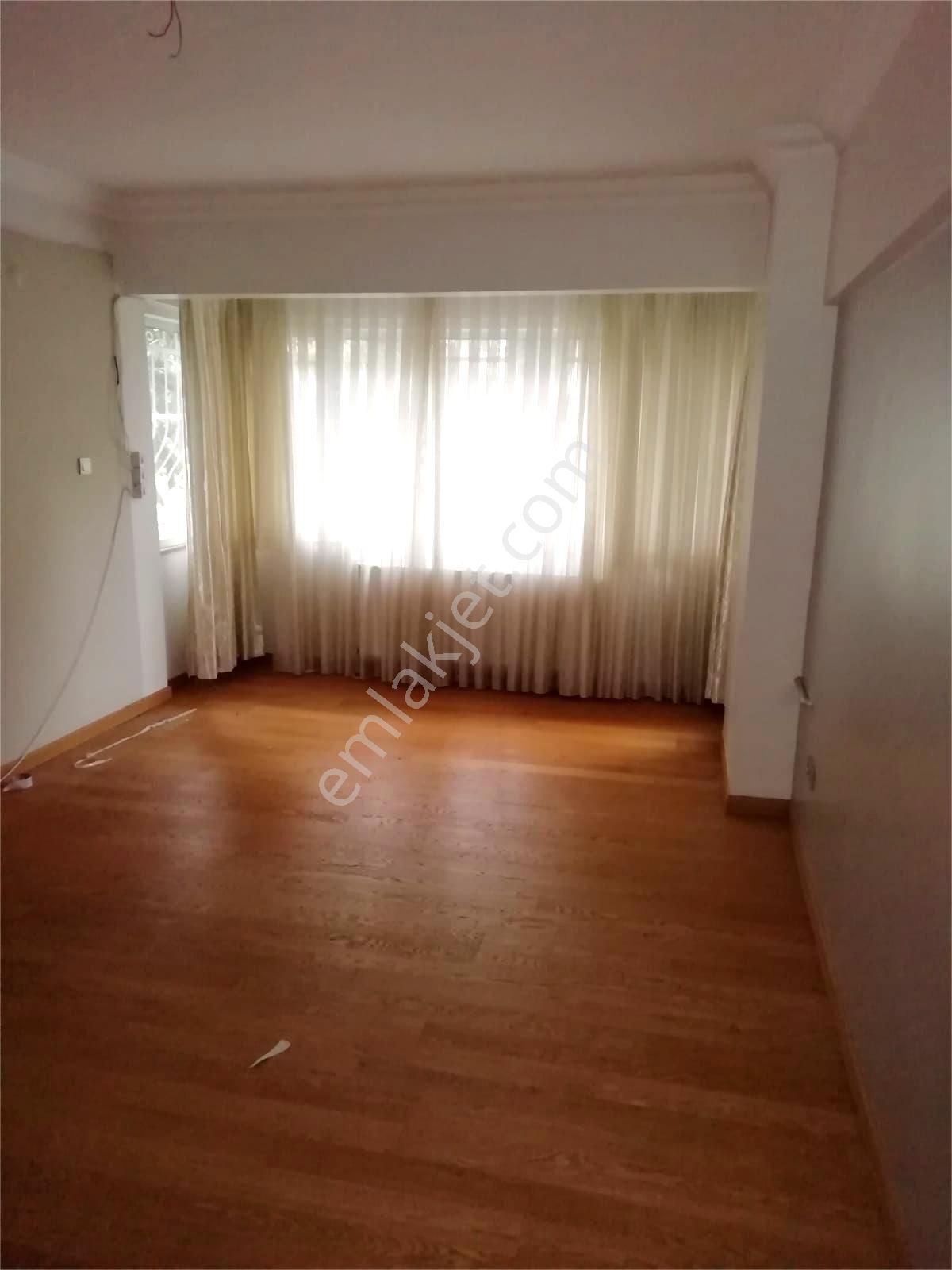 Kadıköy Feneryolu Kiralık Büro Bağdat Caddesine 2. Bina Yenilenmiş 3+1 Kiralık Ofis