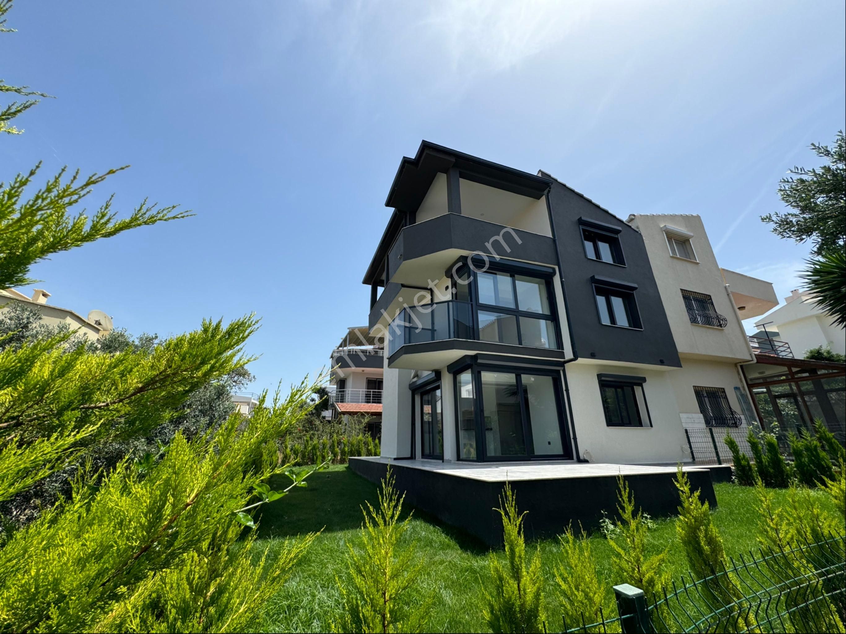 Çeşme Çiftlik Satılık Villa Acil Kaçmaz Fırsat İzmir Çeşme Limanlar Sitesi Satılık Villa