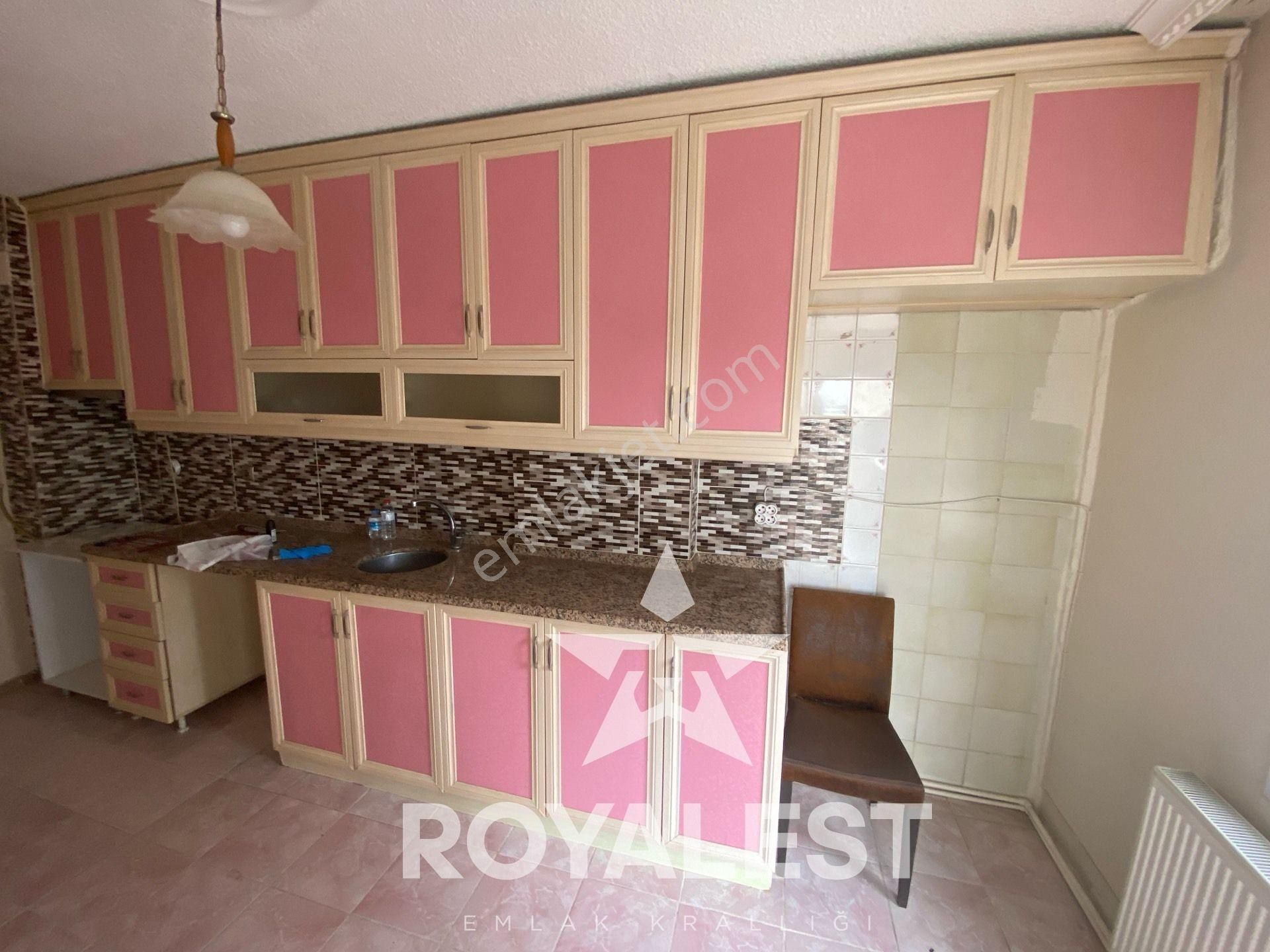 Çukurova Beyazevler Kiralık Daire Royalest’ten Turgutözalda Kapalı Mutfak 3+1 Daire