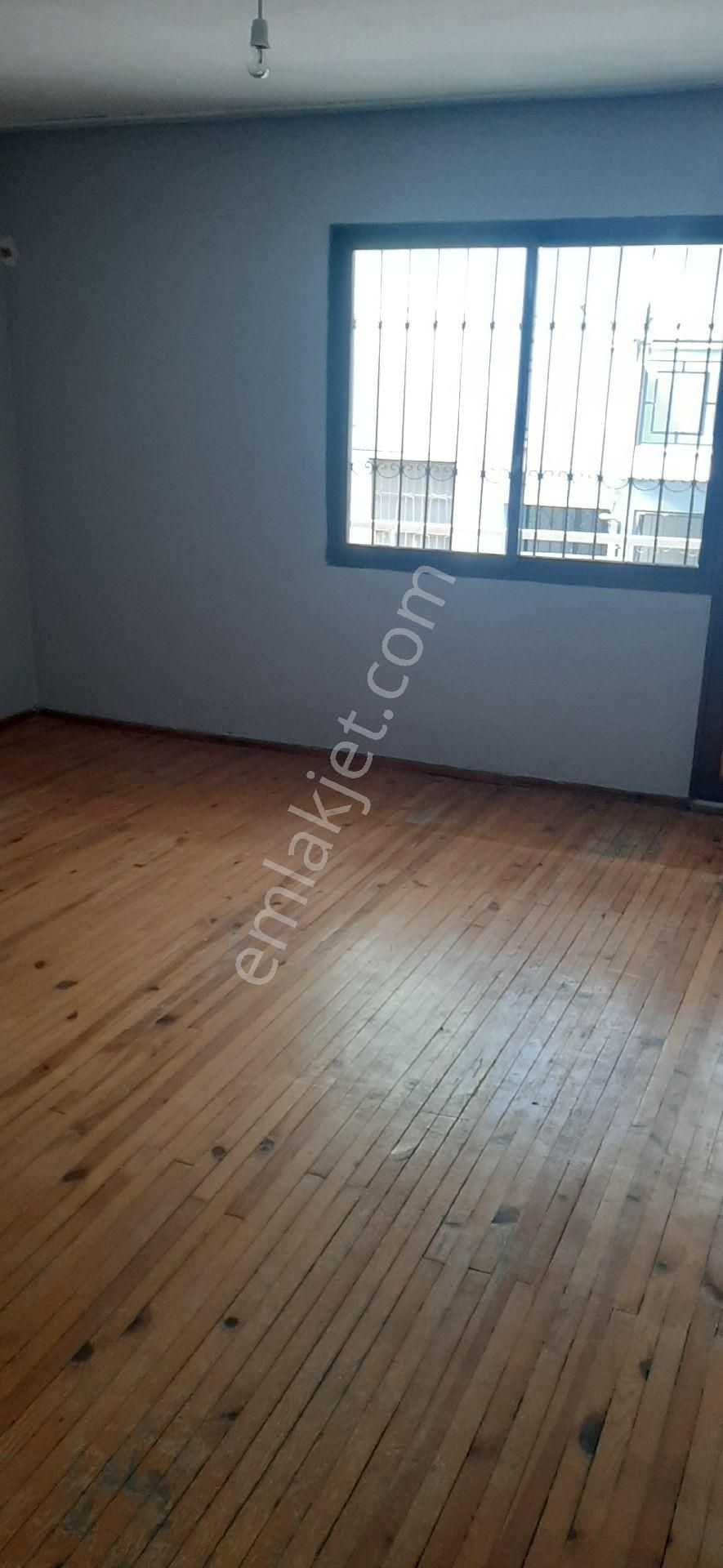 Karabağlar Selvili Kiralık Daire Karabaglar Selvili Mahalleside Kiralık 2+1 Daire