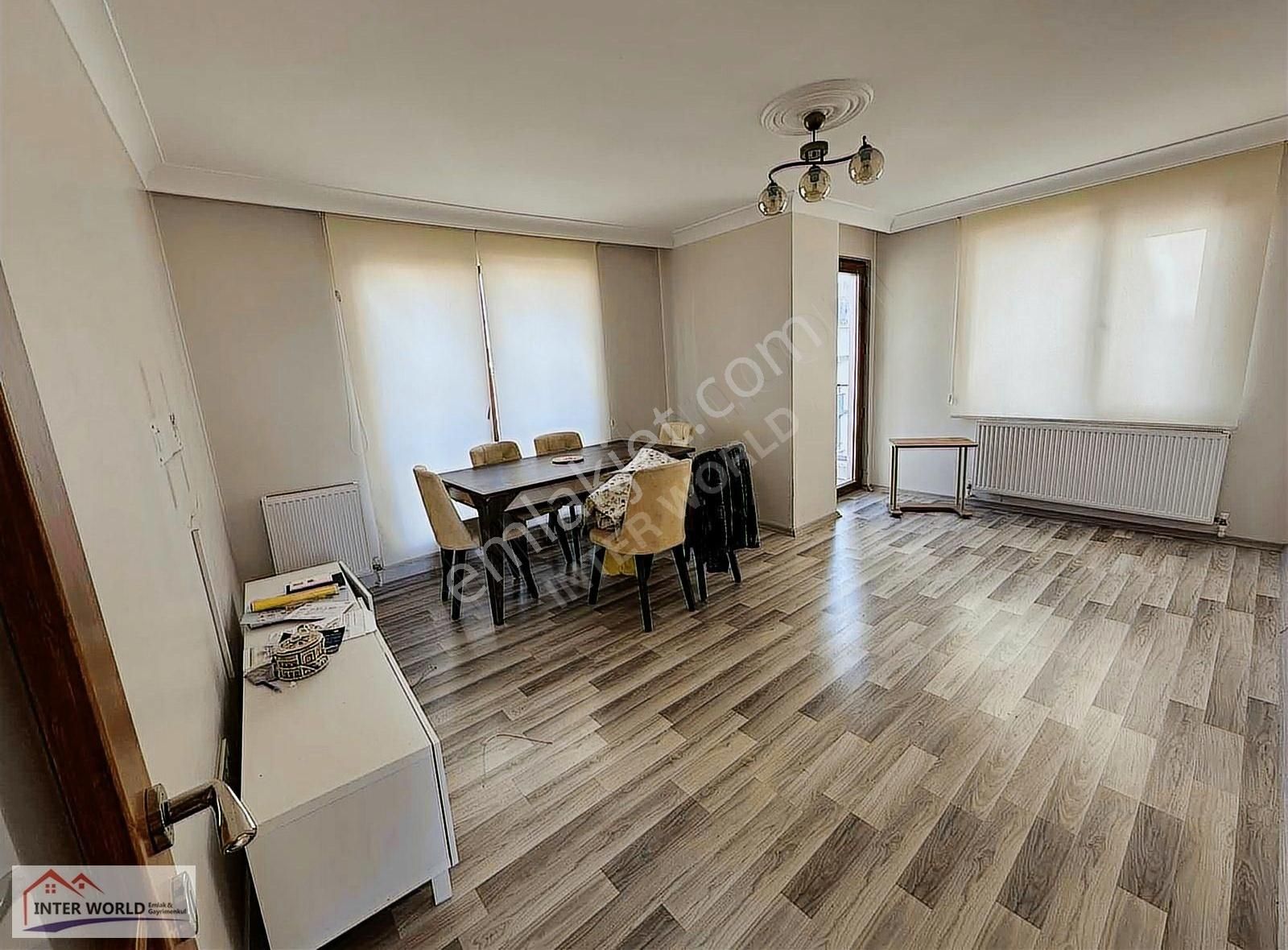 Çekmeköy Güngören Kiralık Daire Güngören Mahallesinde Caddeye Yakın 2+1 Balkonlu Ara Kat Kiralık