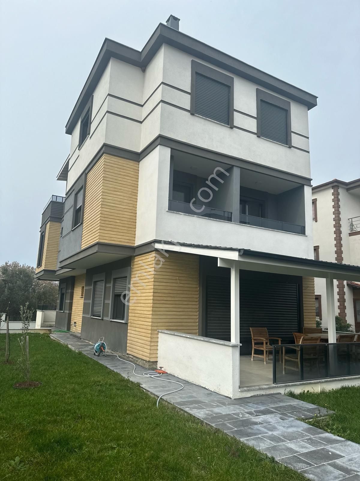 Gömeç Karaağaç Satılık Villa Gömeç Karaağaçta Tam Müstakil 5+2 Tripleks Villa Mahmut Demirden