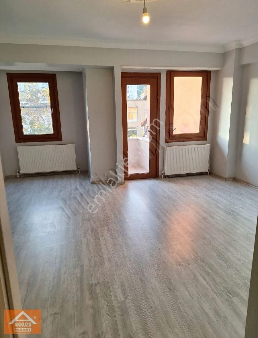 Eyüpsultan Merkez Kiralık Daire Eyüp Merkeze 250 M Mesafede Yeni Binadan Temiz 2+1 Daire Akkuzu!