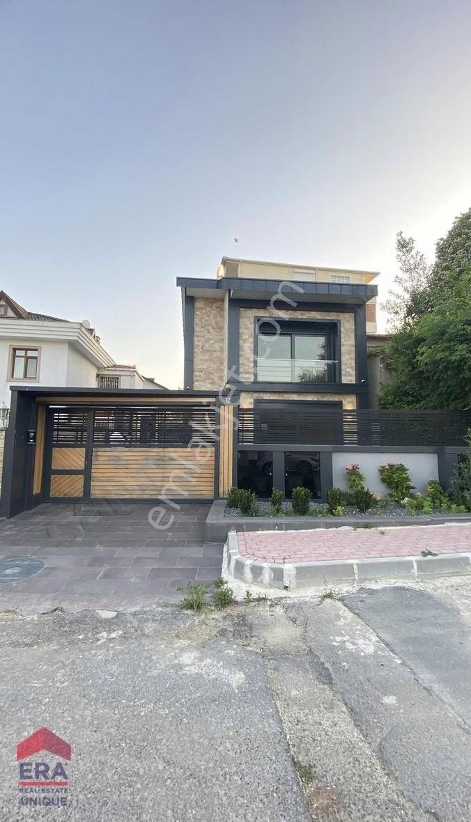 Sarıyer Kumköy Satılık Villa Sarıyer Kilyos Satılık 240 M2 6+1 İskanlı Sıfır Müstakil Villa