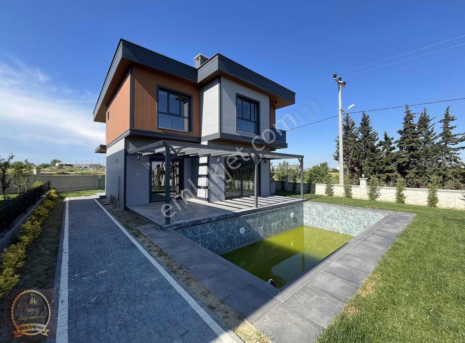 Silivri Kavaklı İstiklal Satılık Villa Silivri Kavaklı Bölgesinde Satılık 4+1 Lüks Villalar