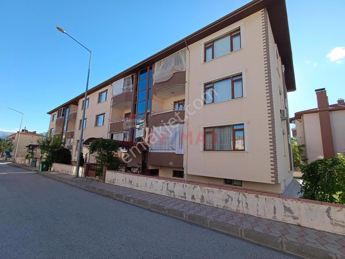 Erzincan Merkez Aktoprak Satılık Daire Re/max Den' Den Fatih Mahallesinde Satılık 3+1 Daire