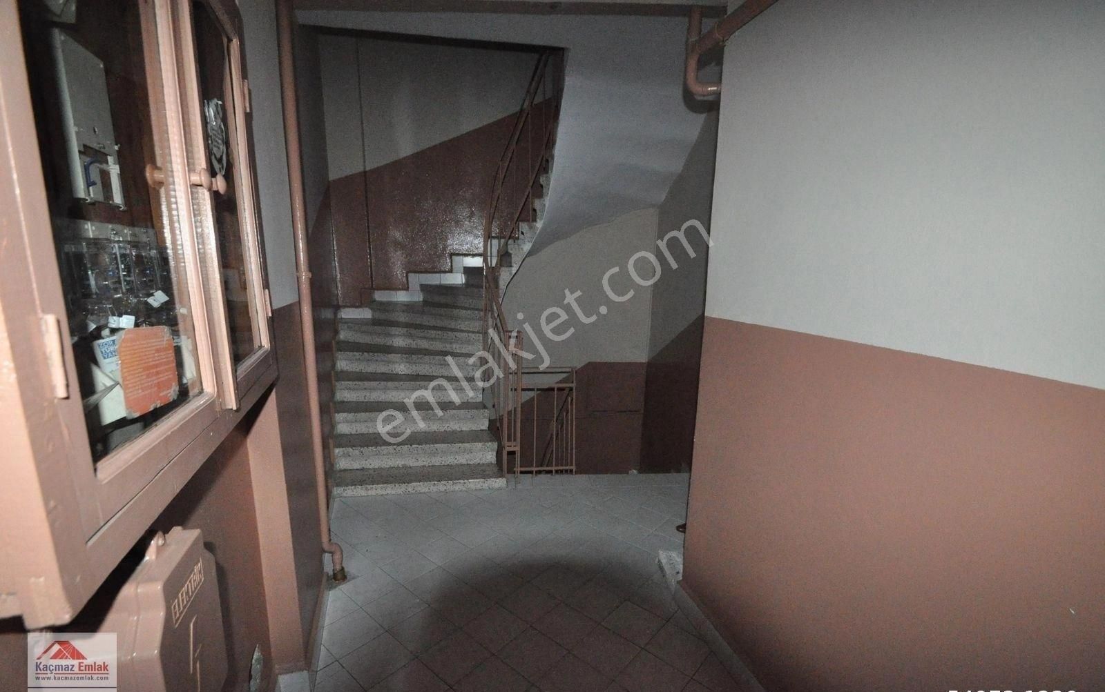 Bayrampaşa Terazidere Kaçmaz'dan Satılık 89m2 Y.bodrum Bahçekat Temiz Bakımlı Daire - Görsel 7