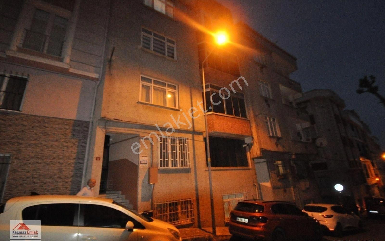Bayrampaşa Terazidere Kaçmaz'dan Satılık 89m2 Y.bodrum Bahçekat Temiz Bakımlı Daire - Görsel 8