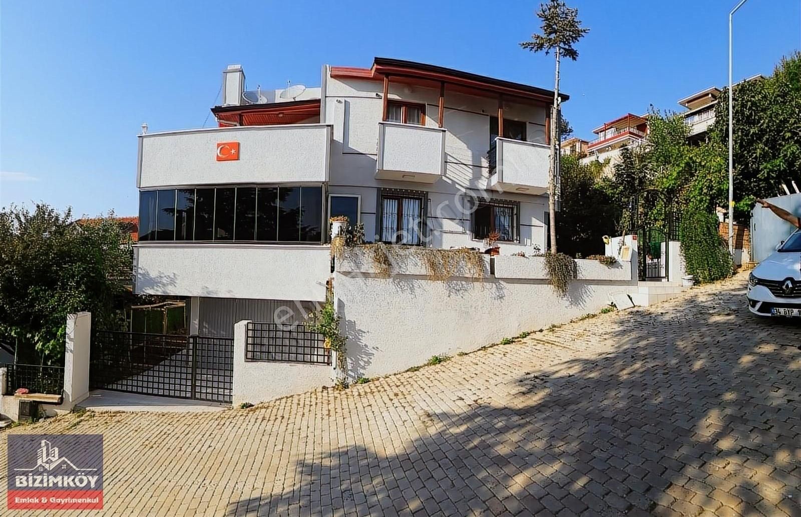 Silivri Cumhuriyet Satılık Villa Silivri Selimpaşa Site İçi 1010 M2 Arsalı Satılık Tripleks Villa