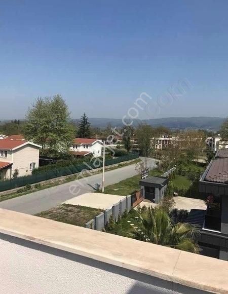 Sapanca Rüstempasa Satılık Villa Naturel Garden Sitedinde 550m2 Arsa Paylı Havuzlu Villa