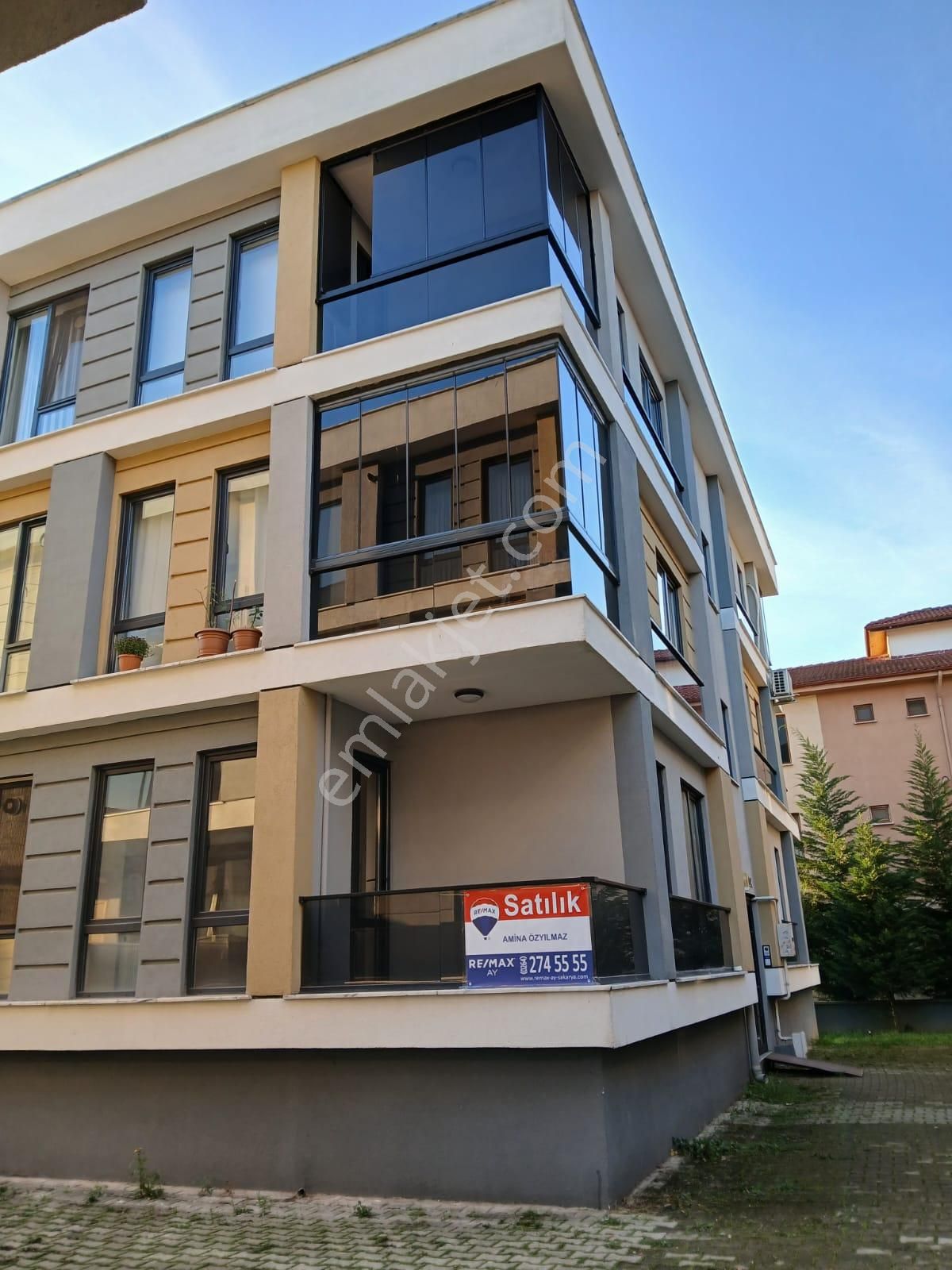 Düzce Merkez Fevziçakmak Satılık Daire Düzce Merkezinde Remax Ay 3+1 Site İçerisinde Satılık Daire