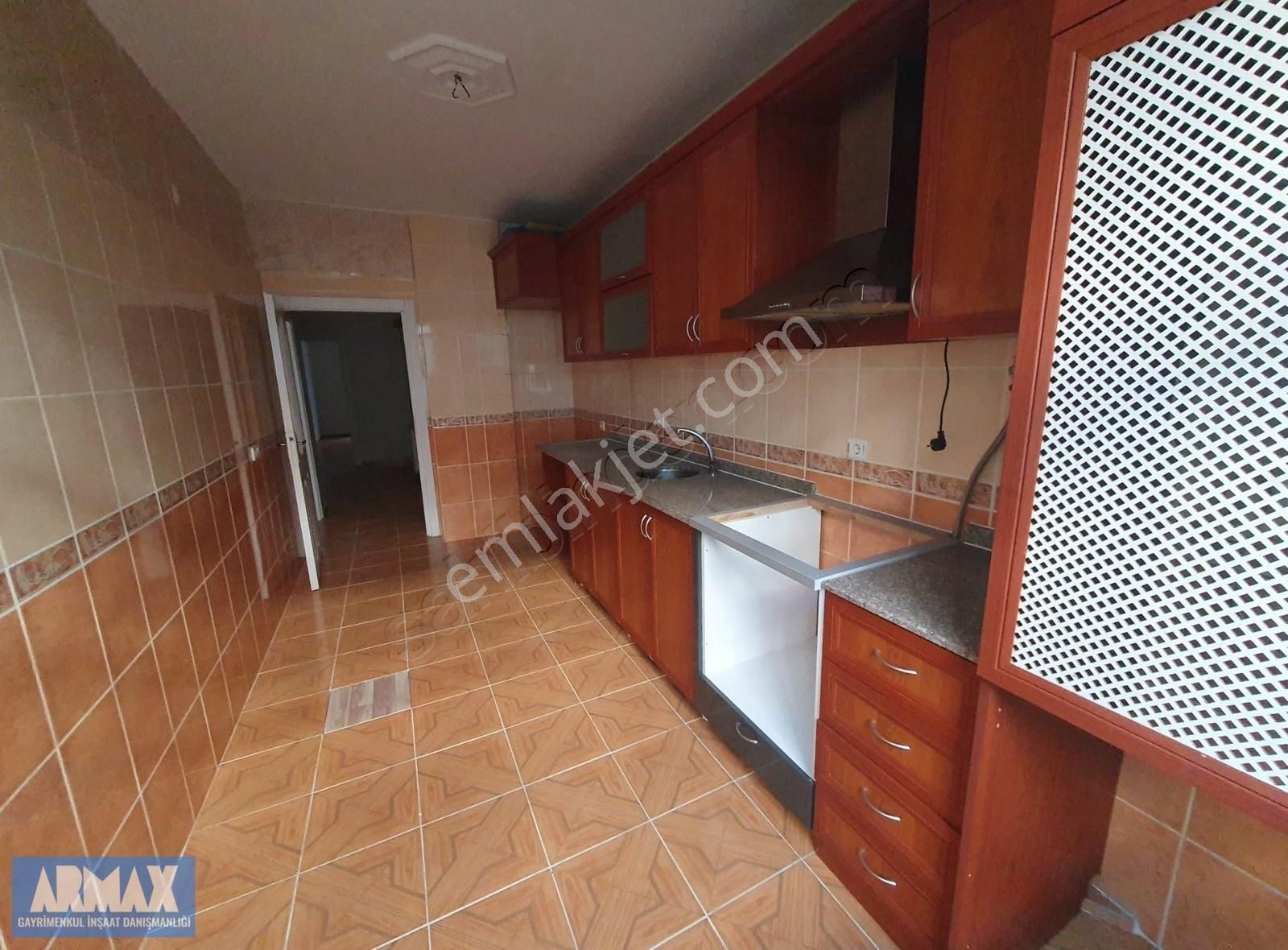 Gaziosmanpaşa Merkez Kiralık Daire Armax'tan Merkez Mah Kiralık Geniş 2+1 Daire 1. Kat