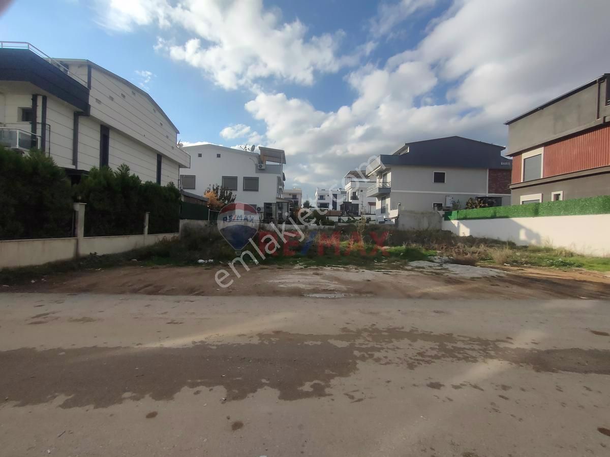 Menderes Barbaros Satılık Villa İmarlı Menderes Barbaros Mahallesi 2 Kat İmarlı 300 M² Arsa