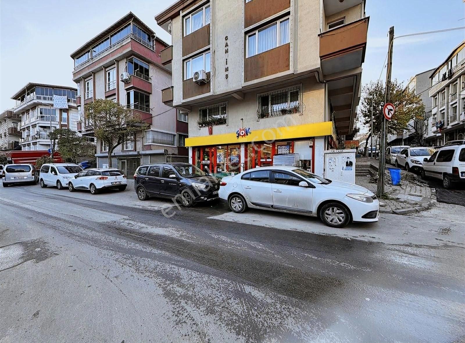 Küçükçekmece Halkalı Merkez Kiralık Dükkan & Mağaza İkıtellı M.akif Ana Cadde Üzerinde 80m2 Kiralık Dükkan