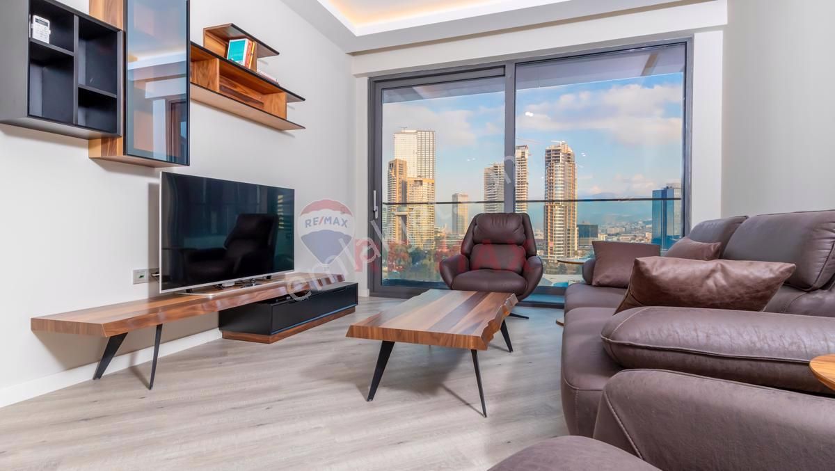 Konak Ege Satılık Daire Remax Target Murat'tan Allsancak İzmir'de Manzaralı Geniş Tip Satılık 1+1 Daire