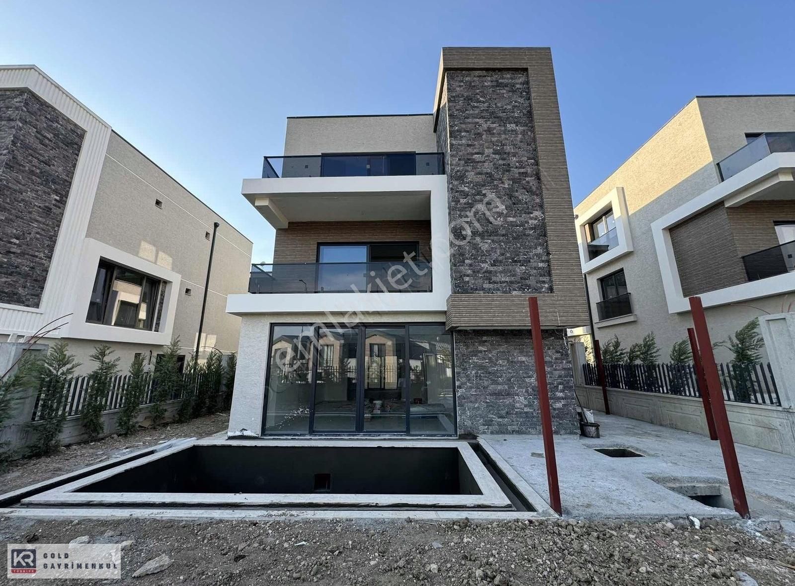 Nilüfer Gümüştepe Satılık Villa Kr Gold'dan Gümüştepe'nin En İyi Lokasyonunda 230 M² 5.5+1 Villa