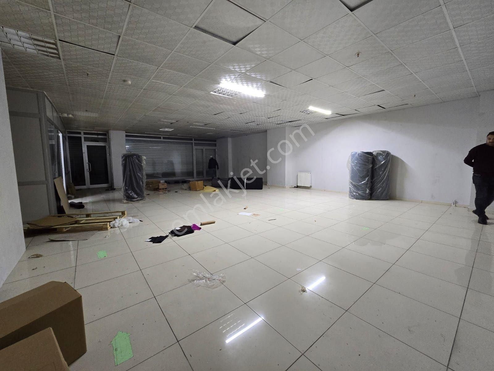 Sultangazi Cebeci Kiralık Dükkan & Mağaza Toyap'tan Kıralık 150 M2 Kare Kiriş Dükkan