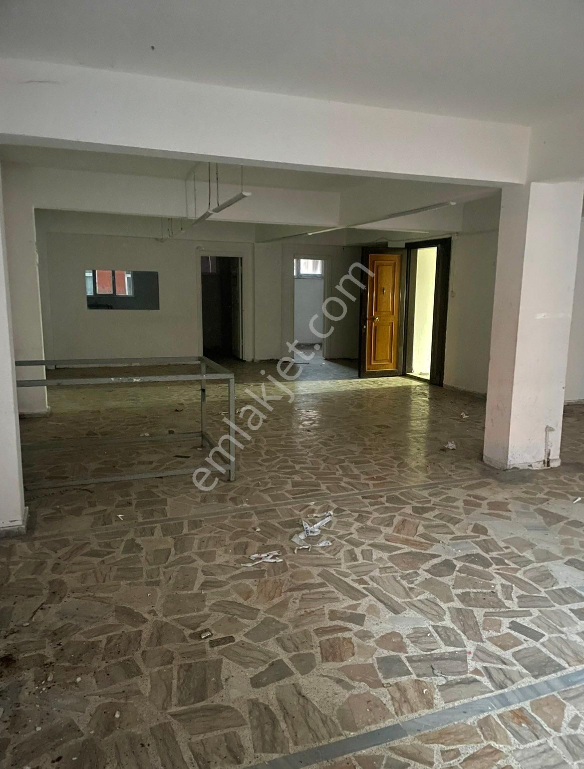 İstanbul Sancaktepe Kiralık Atölye 140 M2 Kiralık Atölye Merkez E 2 Dk Yürüme Mesafesi