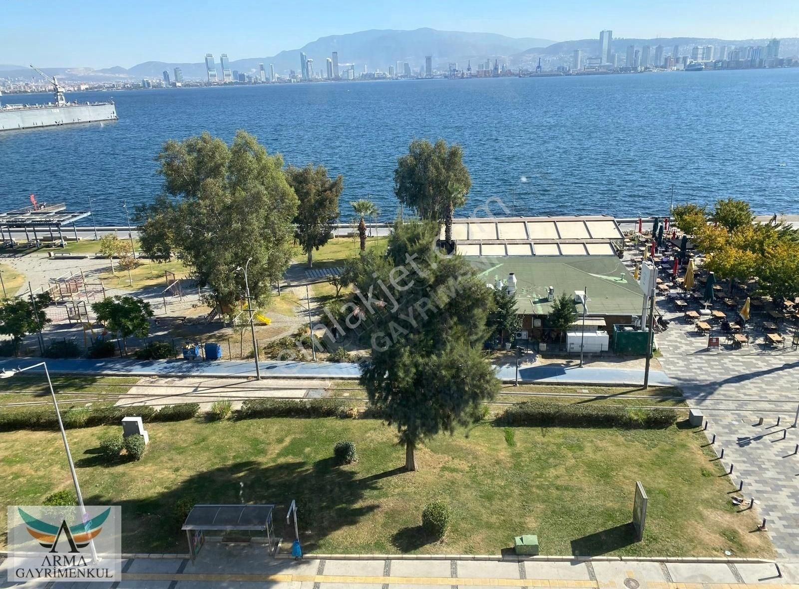 Karşıyaka Alaybey Kiralık Daire İzmir Karşıyaka Deniz Manzaralı Kiralık 3+1 Yalı Dairesi