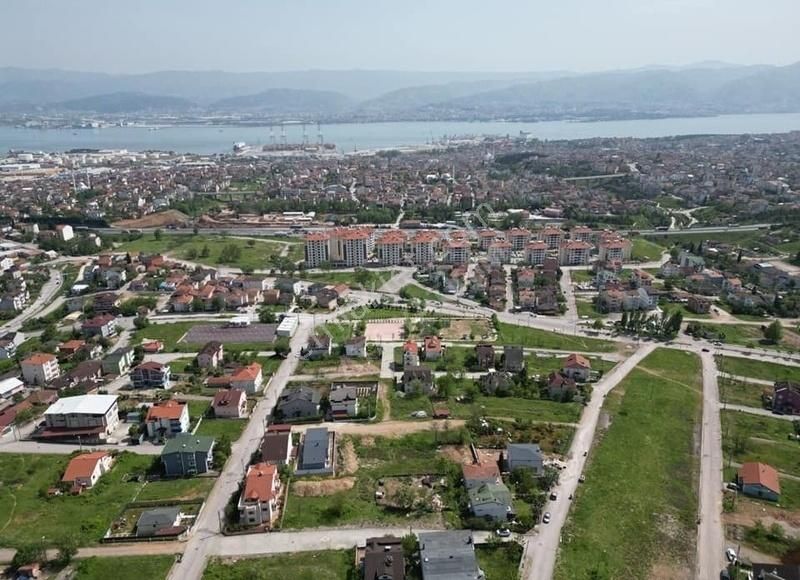 Derince Çınarlı Satılık Konut İmarlı Derince Çınarlıda Deniz Manzaralı %30 İmarlı Villalık Arsa