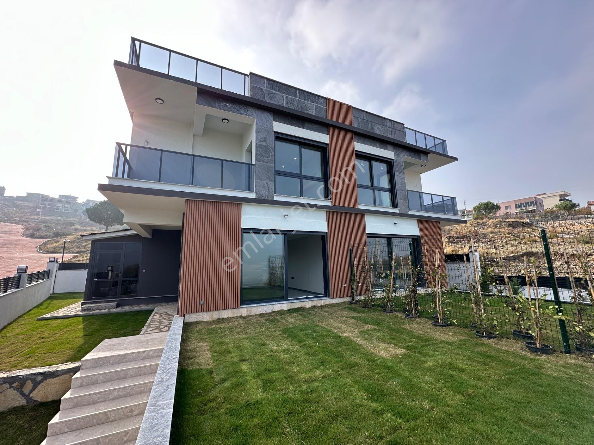 Menemen Göktepe Satılık Villa Menemen Göktepe De 4+1 Satılık Modern Villa