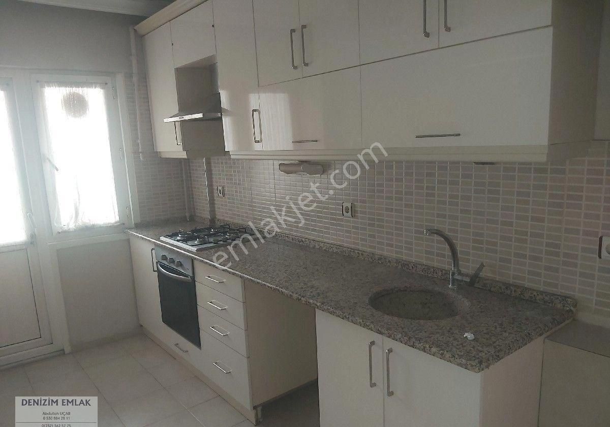 Karşıyaka Bahçelievler Kiralık Daire Bahçelievler Mah.sinde Kiralık 3+1 Dogal Gazlı Arakat Daire