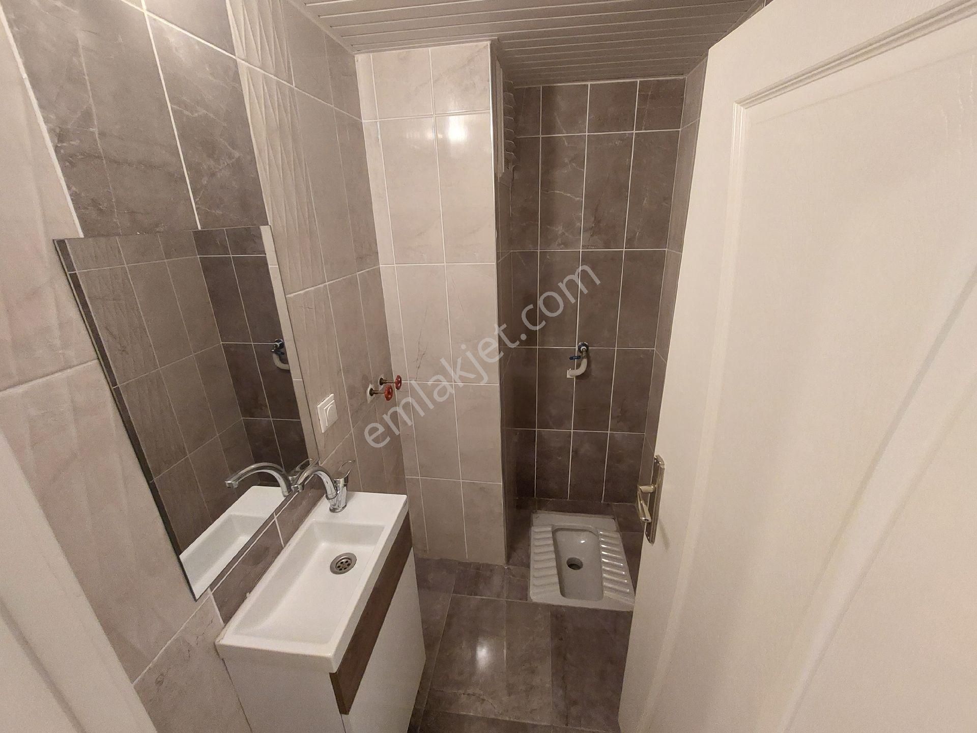 Kiralık Daire 3+1 Kat 1 Dükkan Üstü Geniş 145 Metrekare Hüsnü Karakaş Mahallesi Kepez