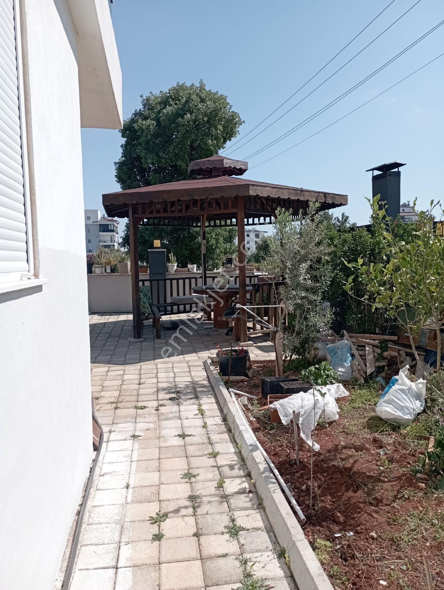 Kiralık 3+1 Yüksek Giriş Daire 135 Metrekare Havuzlu Site İçinde