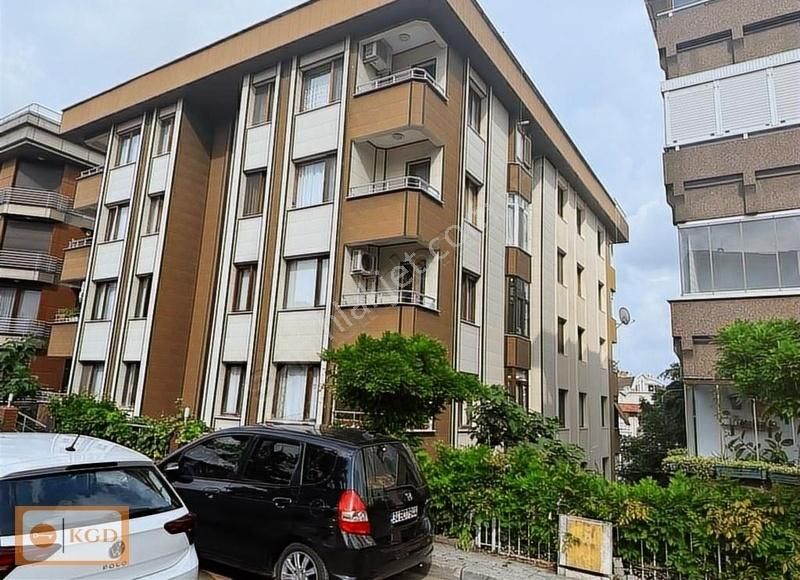 Üsküdar Acıbadem Satılık Daire Türk Telekom Arkasında 1996 Yapımı 4+1 Arakat Daire