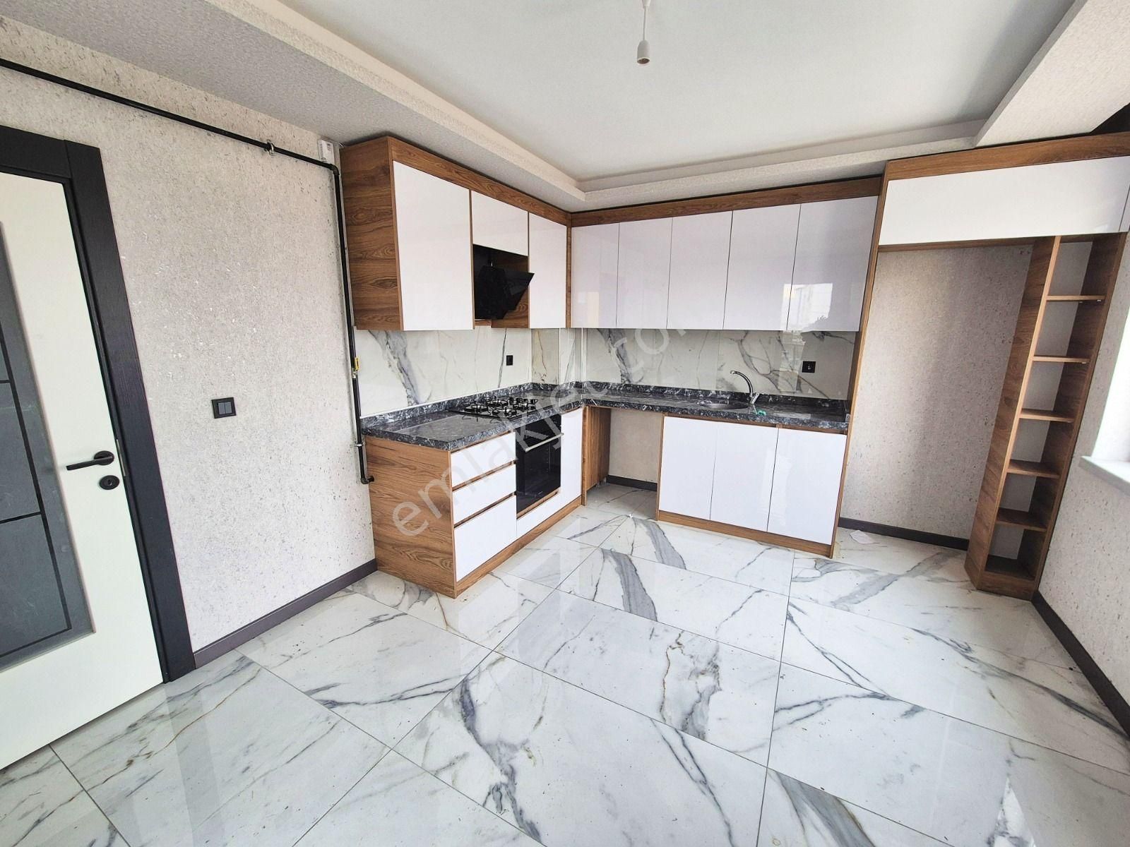 Sincan Yenikent Fevzi Çakmak Mah.145 M2 4+1 Çift Balkonlu Full + Full Satılık Daire