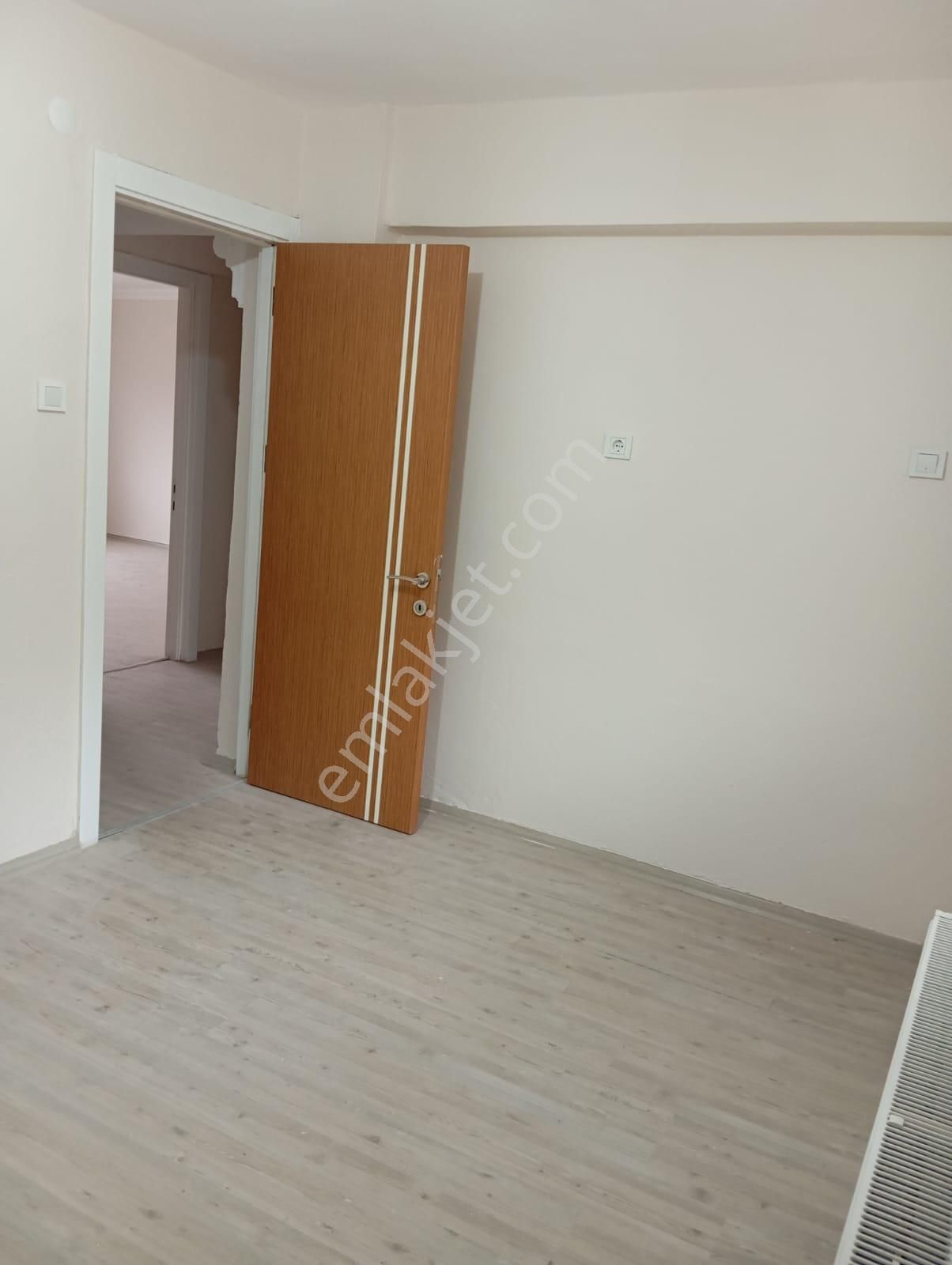 İzkent'te 2+1 Doğalgazlı Klimalı Full Tadilatlı Asansörlü 5.kat Manzaralı Daire