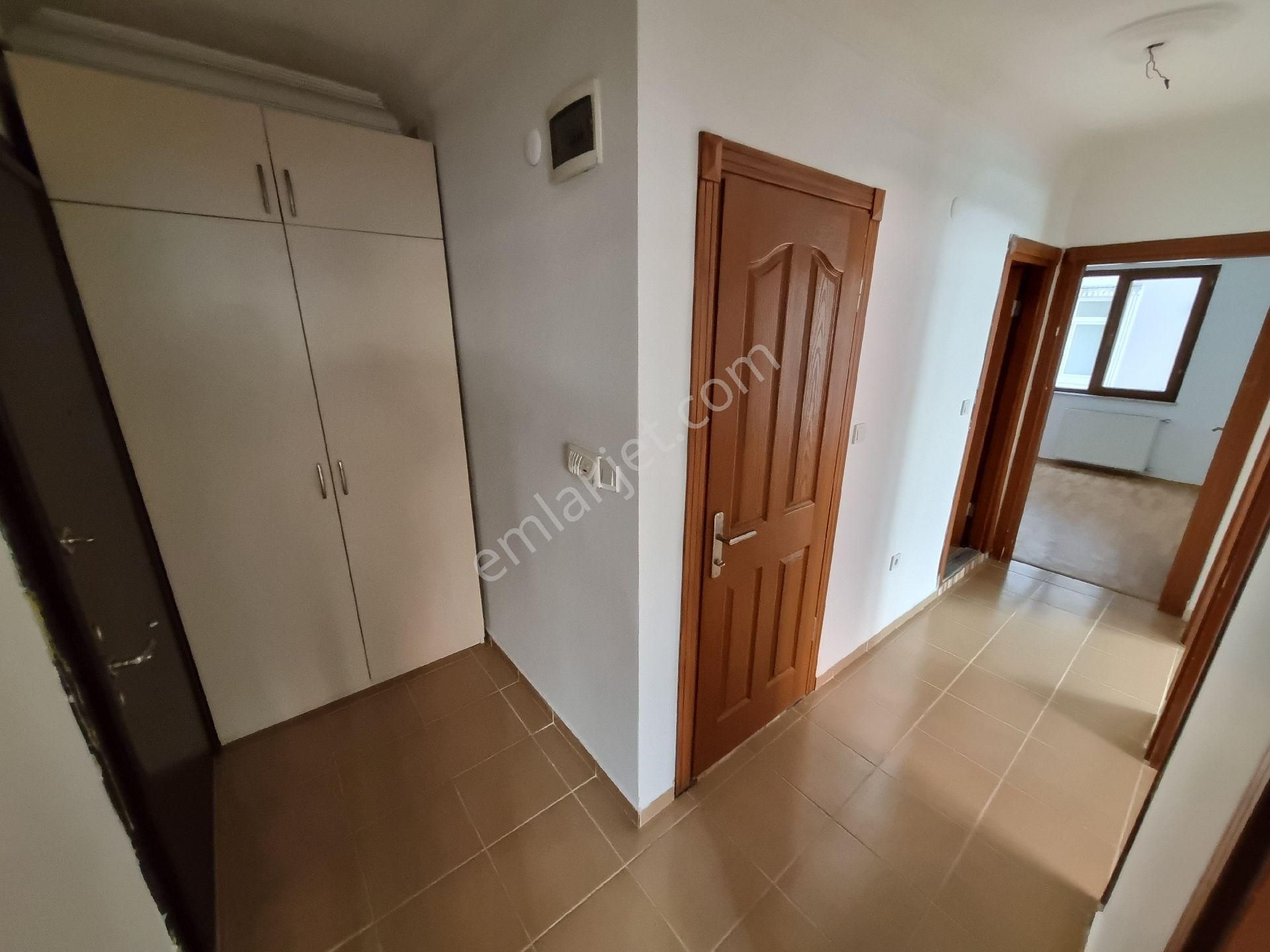 Ümraniye Çakmak Kiralık Daire Can Evim Emlak'dan Çakmak Mh Otıparklı 2+1 Kiralık Daire