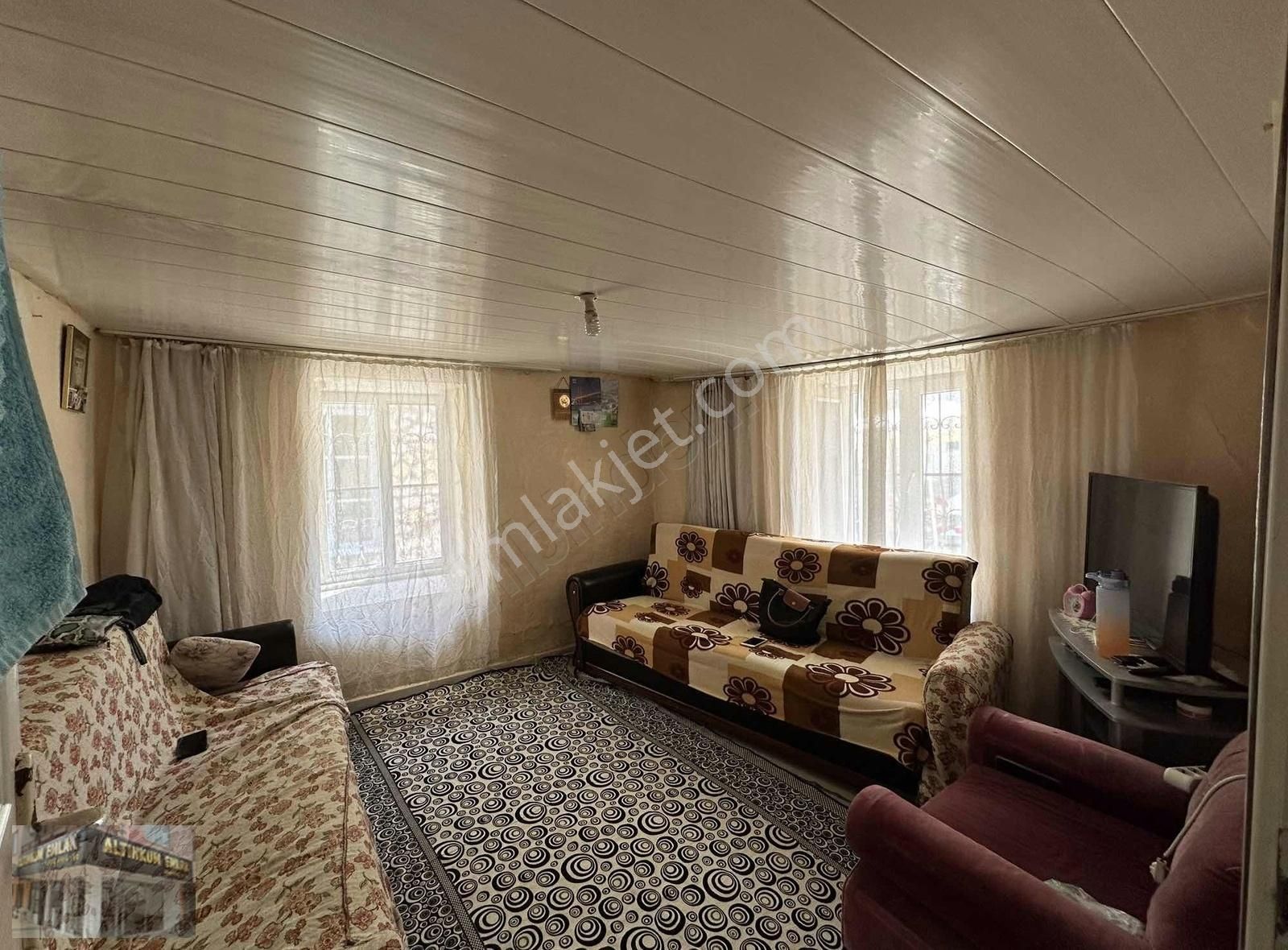 Ayvalık Küçükköy'de Çarşı İçinde Köşe Konumlu 3+1 Rum Evi - Görsel 14