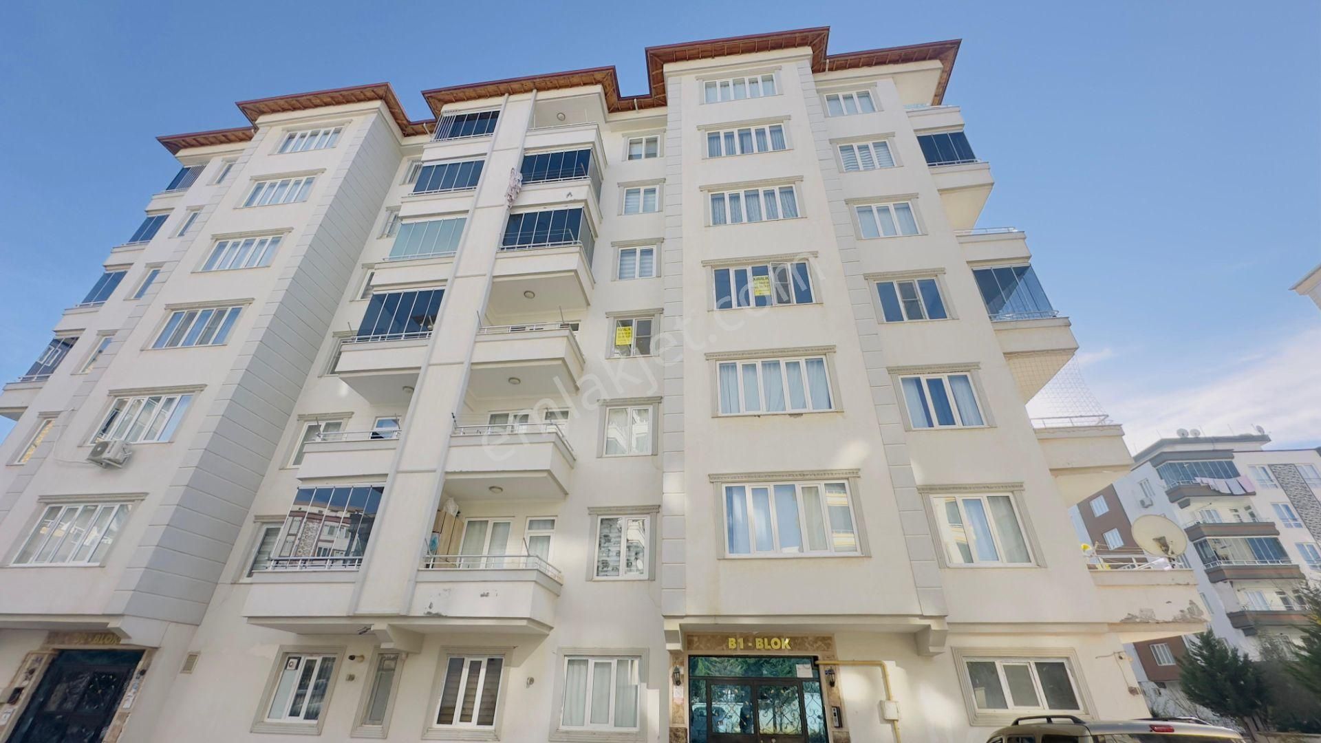 Şehitkamil Beylerbeyi Kiralık Daire Us Gayrimenkul'den Beykent 1.etap'ta Site İçerisinde 3+1 Kiralık Daire