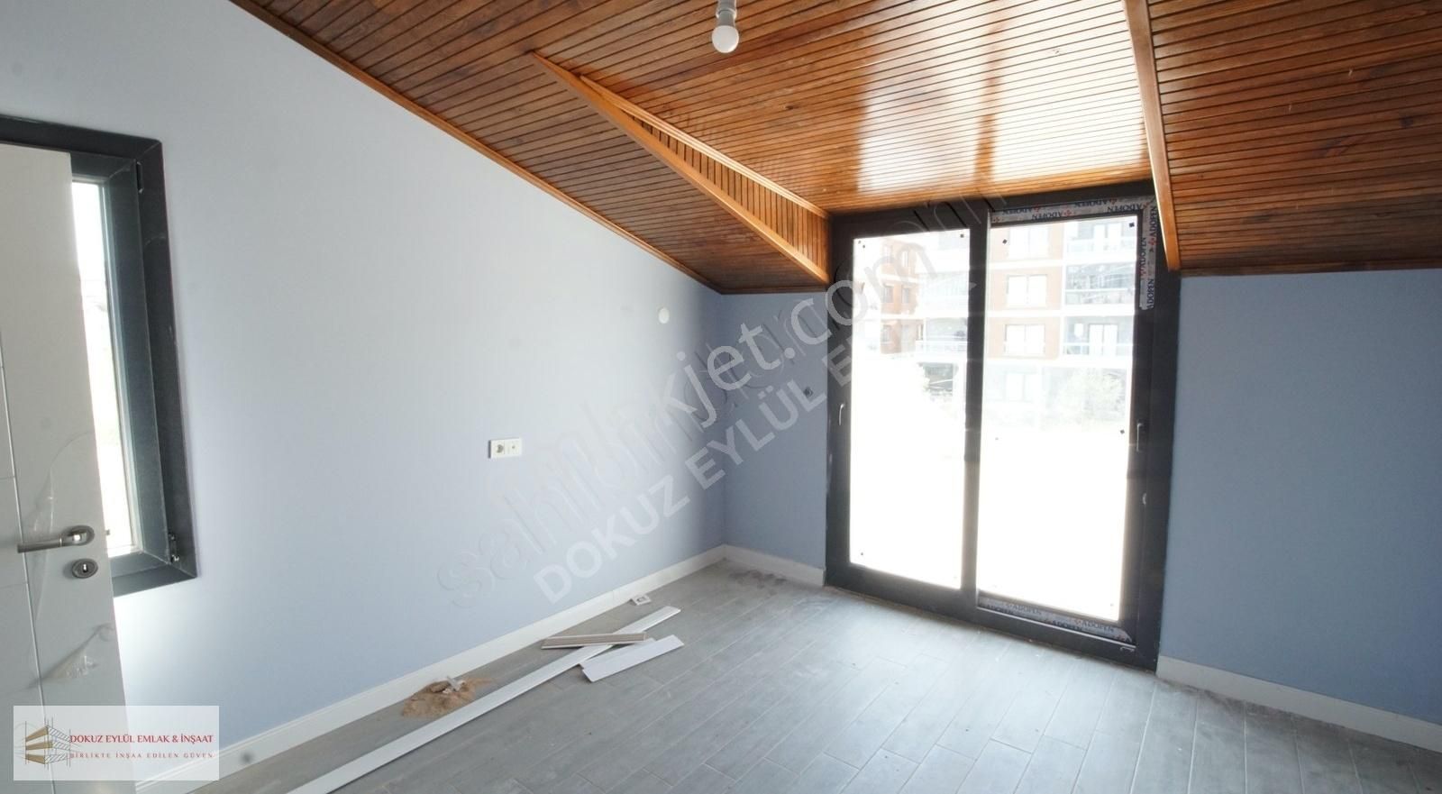 Dikili Gazipaşa Mah. Doğal Gazlı Alttan Isıtmalı Triplex Villa - Görsel 17