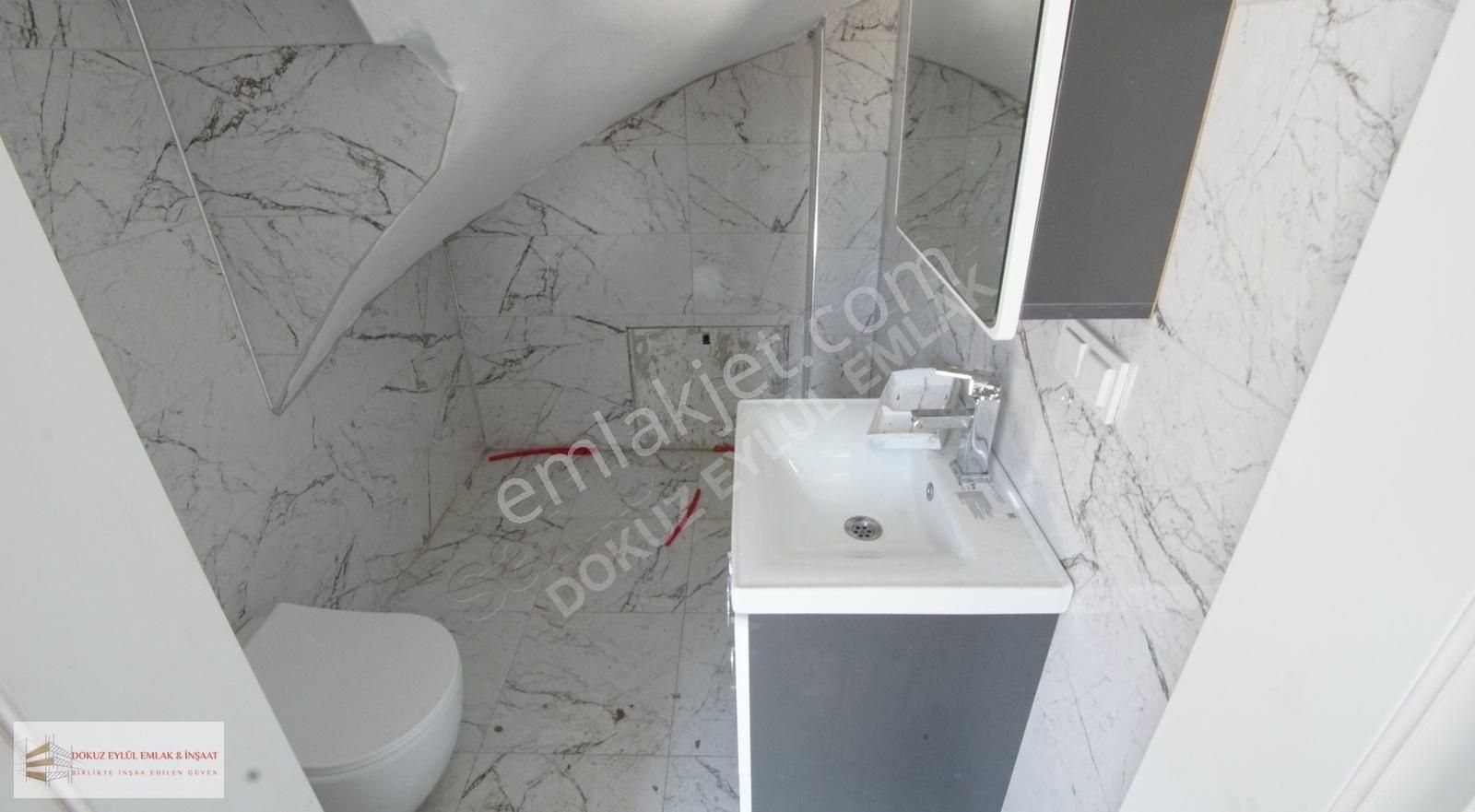 Dikili Gazipaşa Mah. Doğal Gazlı Alttan Isıtmalı Triplex Villa - Görsel 23