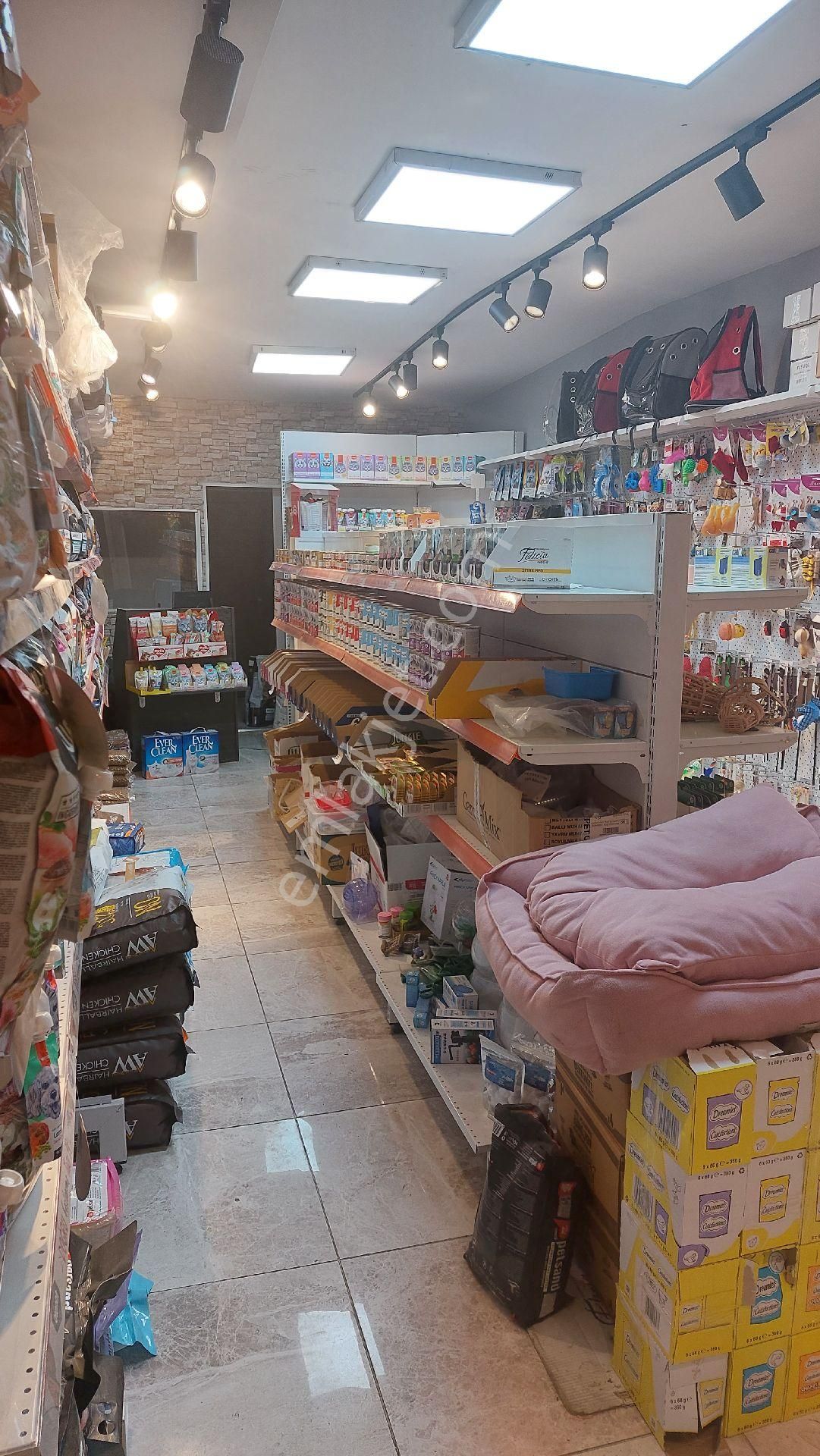 Sarıyer Ayazağa Kiralık Dükkan & Mağaza Ayazağa Meydanda Devren Petshop & Pet Kuaför