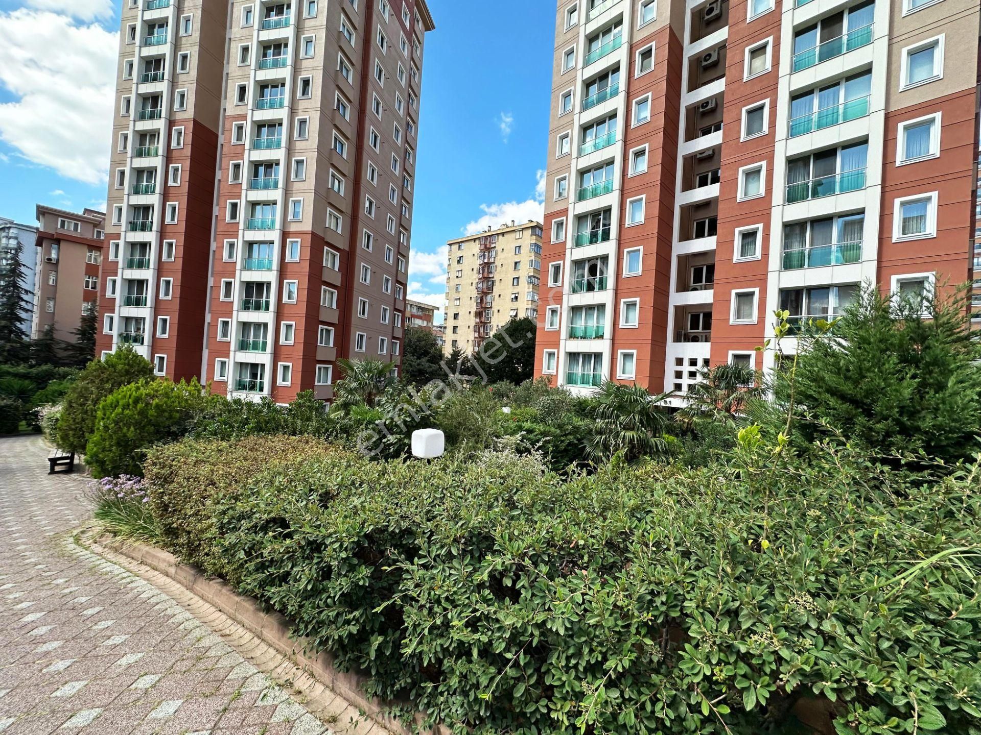 Kadıköy Bostancı Satılık Residence Bostancı City Evleri 180m2 Ara Kat Ebeveynli Temiz Satılık 4+1