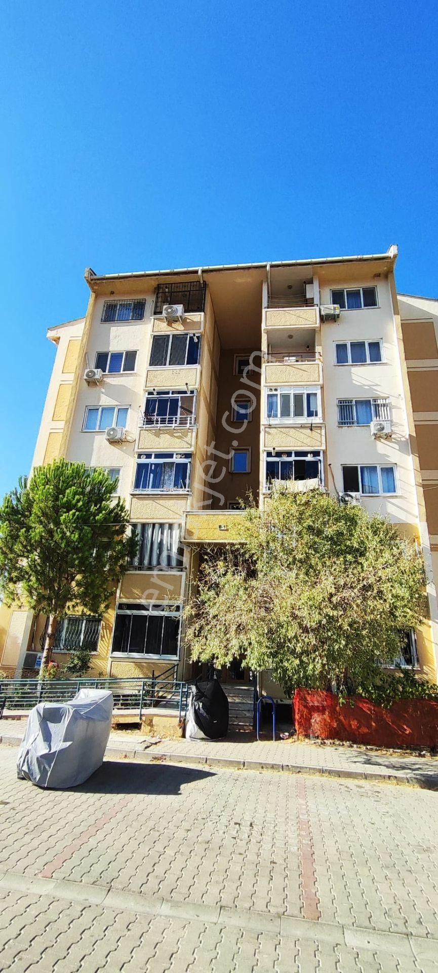 Şehzadeler Adnan Menderes Kiralık Daire Uzun Emlak'tan Şehir Hastanesi Toki 3'de Kiralık 2.kat