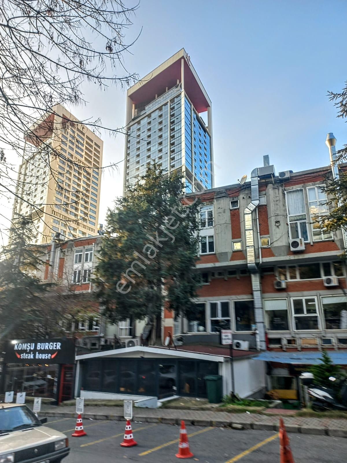 İstanbul Sarıyer Kiralık Genel Erkutun'dan, Maslak'ta Çekim Stüdyosu, Depo Ve Ofis Kullanımına Uygun Kiralık İş Yeri