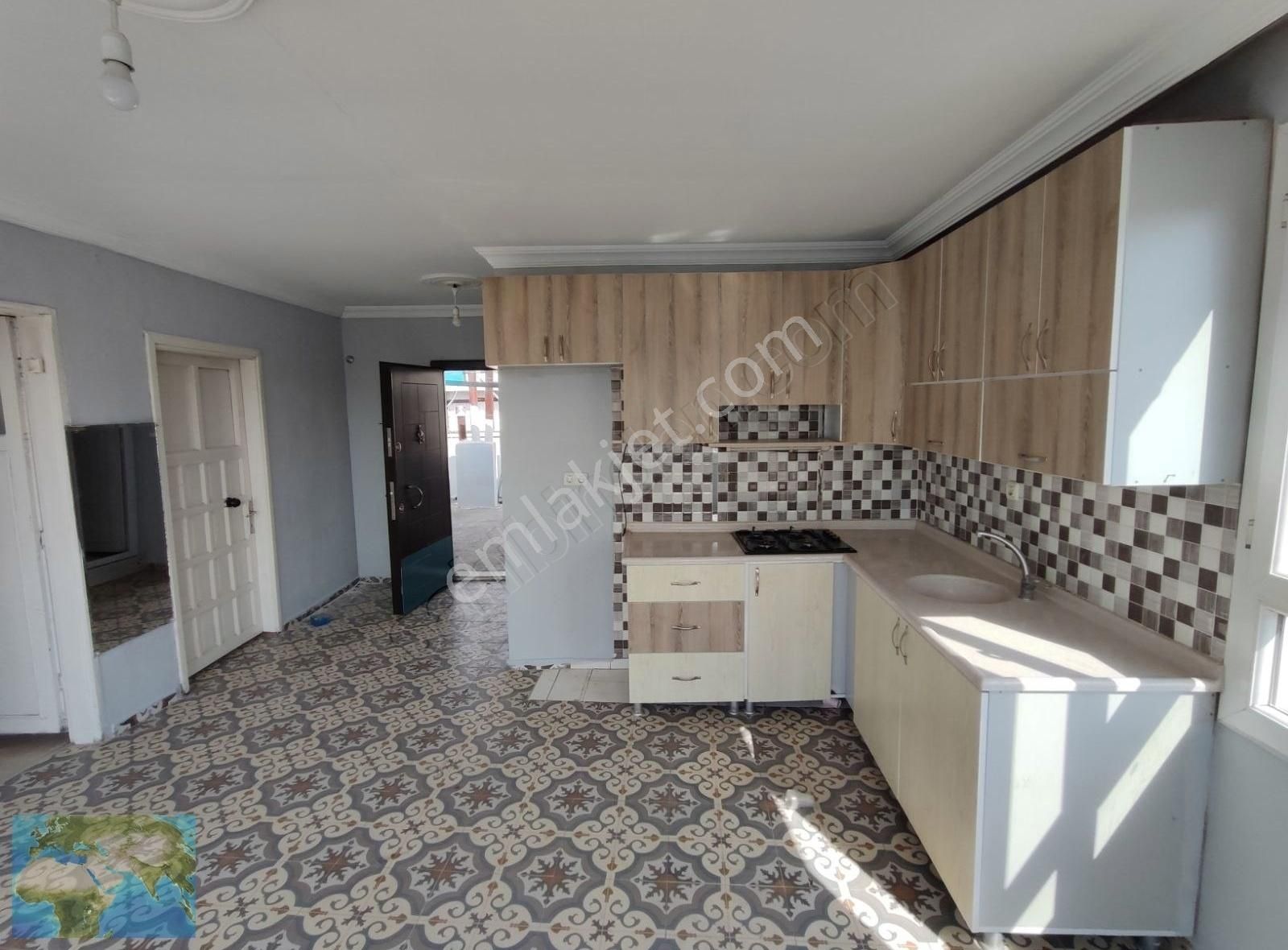 Seyhan Yeşilyurt Kiralık Daire Yeşilyurt Salı Pazarı Civarı 2+1 Teraslı Kiralik Boş Daire