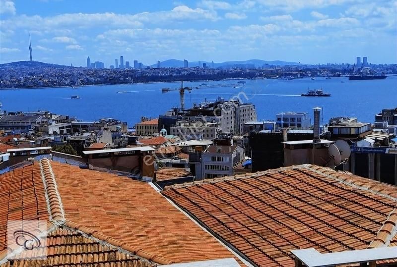 Beyoğlu Müeyyetzade Satılık Daire Galata Kulesine Komşu Tarihi Yarımada Manzarasıyla Genç Binada..